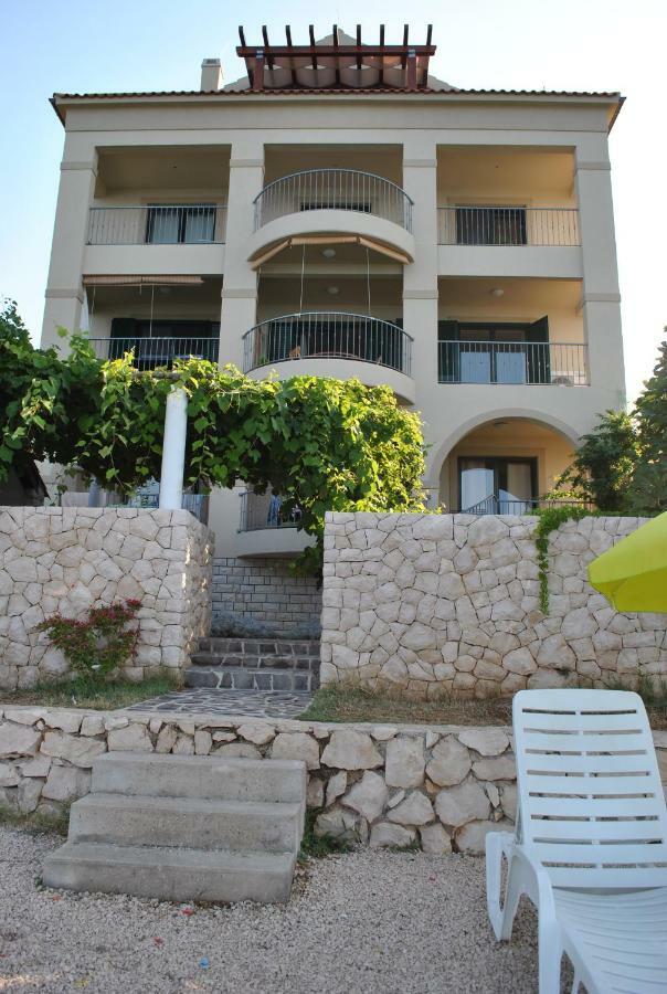 Apartment Cinthija 比比涅 外观 照片